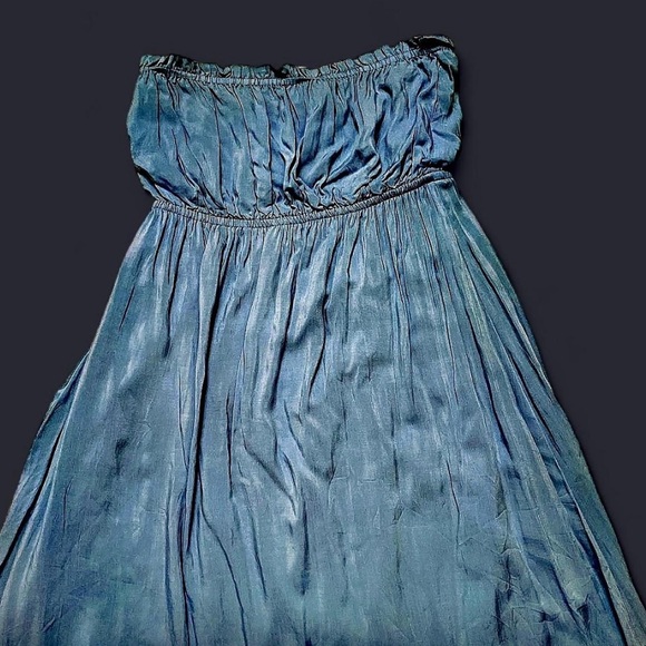 Blue Angels by the Sea strapless dress with embroidery - Picture 2 of 5